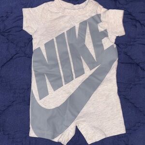 Nike Infant Short Sleeve Romper in Light Gray with Dark Gray Logo